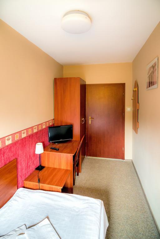 Aparthotel Tamada Ozorków Habitación foto